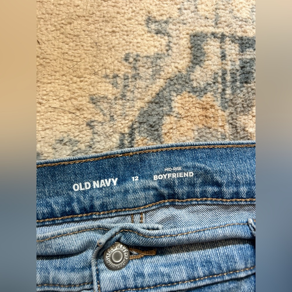 2 pairs women’s Old Navy jeans - Picture 6 of 10
